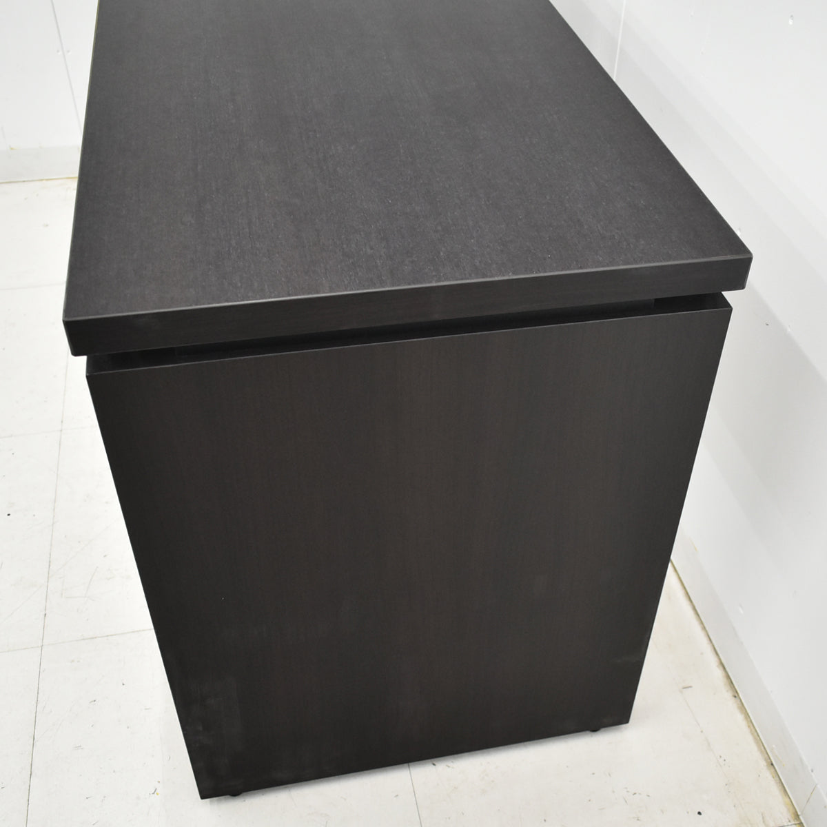 【中古】コクヨ　マネージメントS370シリーズ　サイドテーブル　幅1600　ウェンジブラウン　2025120804【中古オフィス家具】