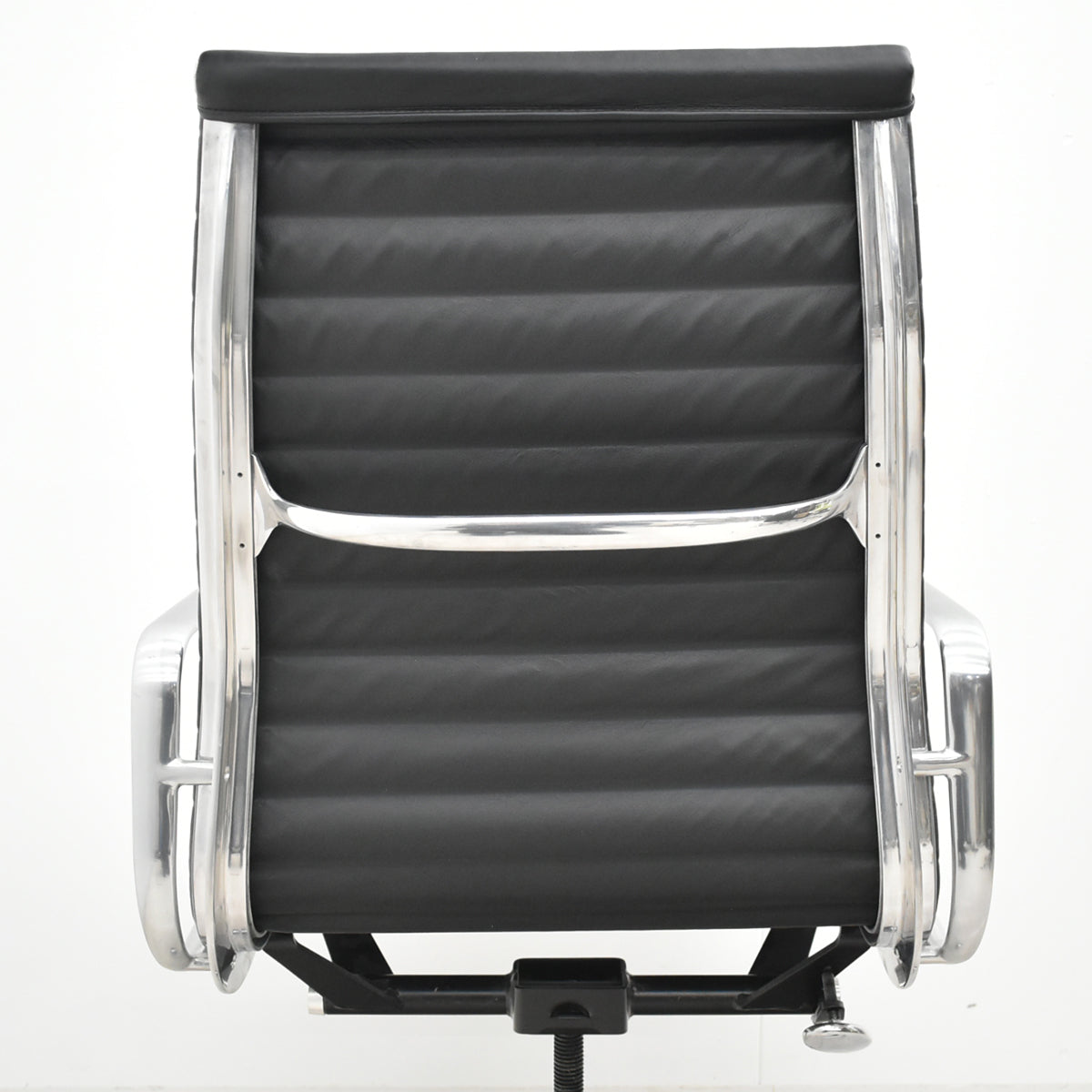 【中古】ハーマン・ミラー　アルミナムグループチェア　エグゼクティブ　総革張り　固定肘　ブラック　2025120902【中古オフィス家具】