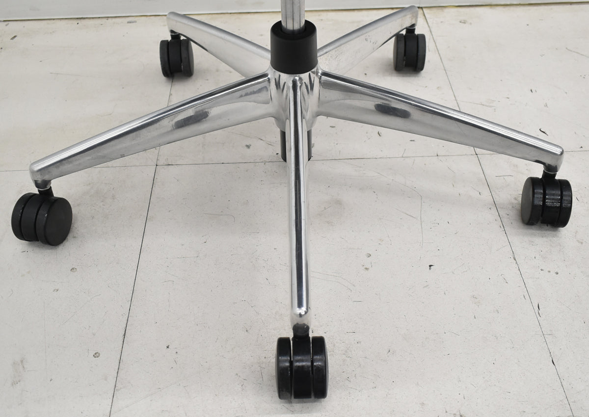 【中古】コクヨ　フォスターカリノ　固定肘　ポリッシュ脚　ランバーサポート　ブラック　2025120905【中古オフィス家具】