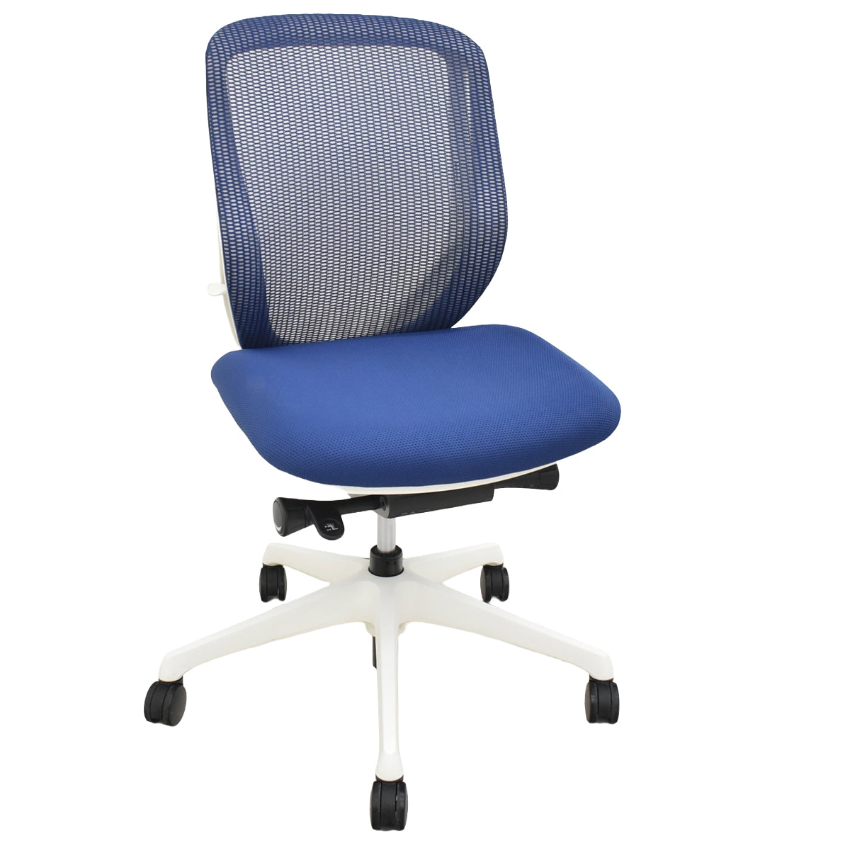 【中古】オカムラ　シルフィー　ローバック　前傾機能　バックカーブアジャスト　肘なし　ミディアムブルー　2025120906【中古オフィス家具】