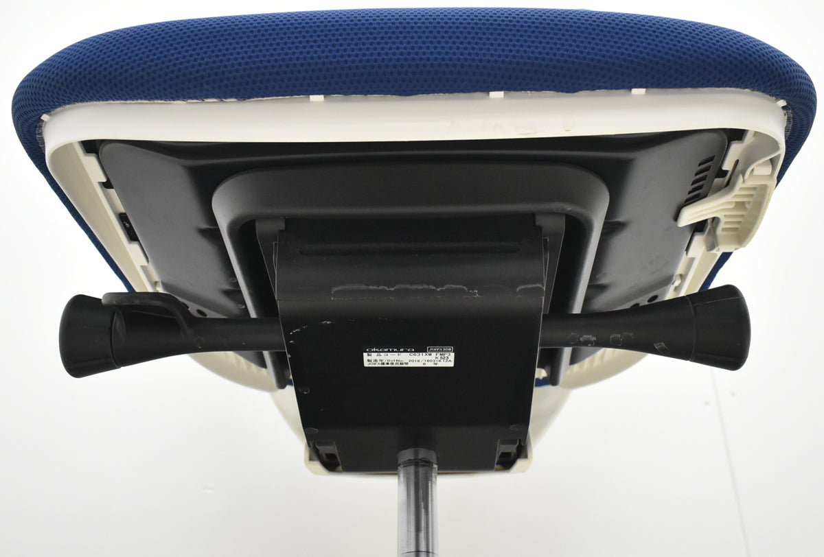 【中古】オカムラ　シルフィー　ローバック　前傾機能　バックカーブアジャスト　肘なし　ミディアムブルー　2025120907【中古オフィス家具】