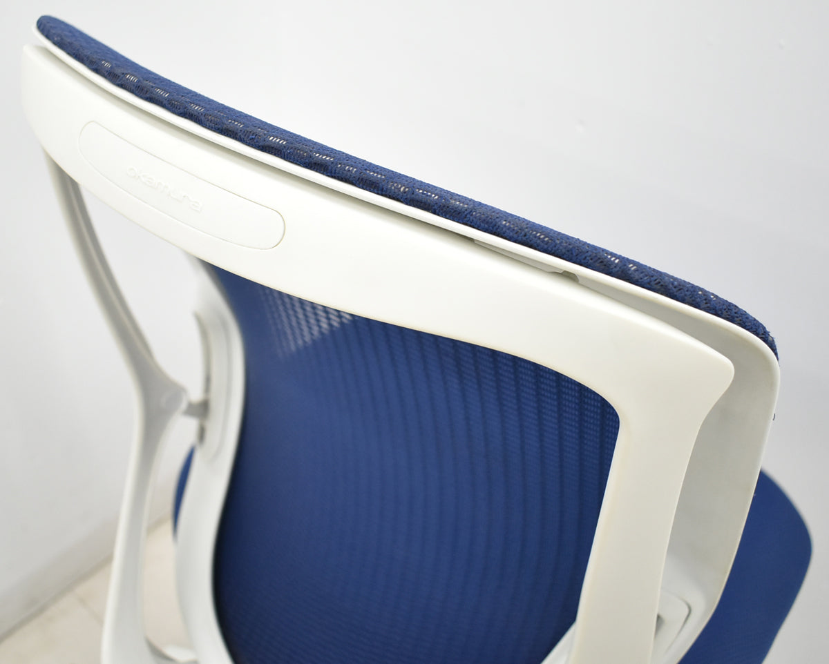 【中古】オカムラ　シルフィー　ローバック　前傾機能　バックカーブアジャスト　肘なし　ミディアムブルー　2025120907【中古オフィス家具】