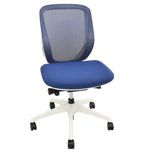 【中古】オカムラ　シルフィー　ローバック　前傾機能　バックカーブアジャスト　肘なし　ミディアムブルー　2025121001【中古オフィス家具】