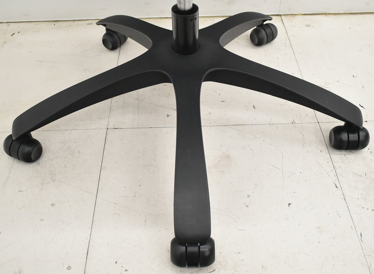 【中古】Knoll　ジェネレーション　可動肘（ハイパフォーマンス肘）ブラック脚　ブラック　2025121002【中古オフィス家具】