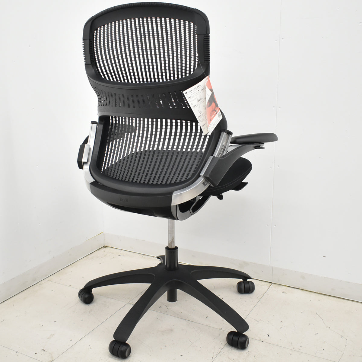 【中古】Knoll　ジェネレーション　可動肘（ハイパフォーマンス肘）ブラック脚　ブラック　2025121002【中古オフィス家具】