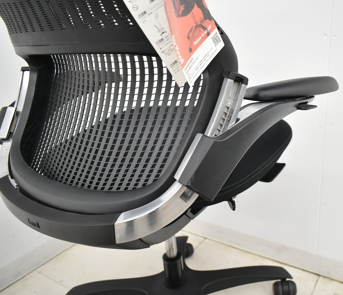 【中古】Knoll　ジェネレーション　可動肘（ハイパフォーマンス肘）ブラック脚　ブラック　2025121002【中古オフィス家具】
