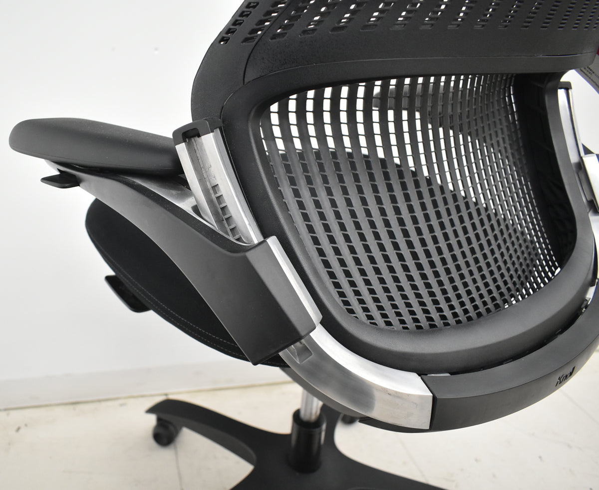 【中古】Knoll　ジェネレーション　可動肘（ハイパフォーマンス肘）ブラック脚　ブラック　2025121002【中古オフィス家具】
