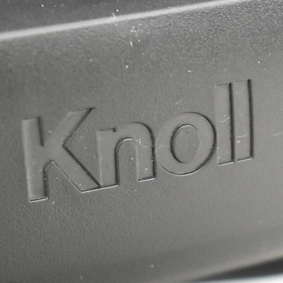 【中古】Knoll　ジェネレーション　可動肘（ハイパフォーマンス肘）ブラック脚　ブラック　2025121002【中古オフィス家具】