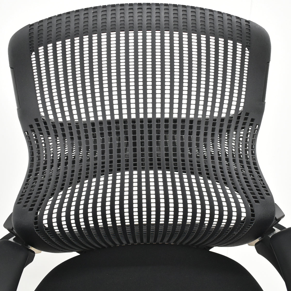 【中古】Knoll　ジェネレーション　可動肘（ハイパフォーマンス肘）ブラック脚　ブラック　2025121003【中古オフィス家具】