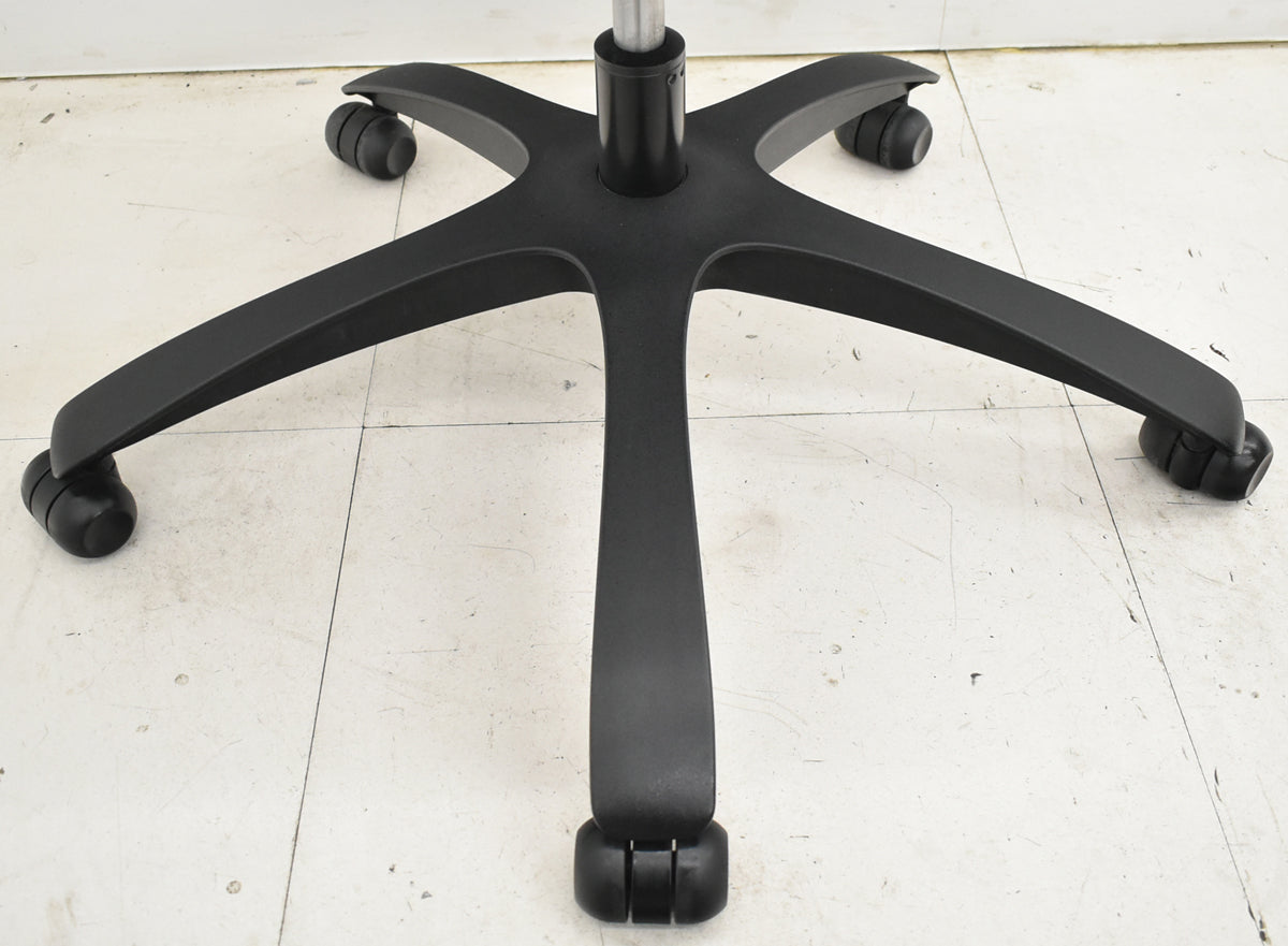 【中古】Knoll　ジェネレーション　可動肘（ハイパフォーマンス肘）ブラック脚　ブラック　2025121003【中古オフィス家具】