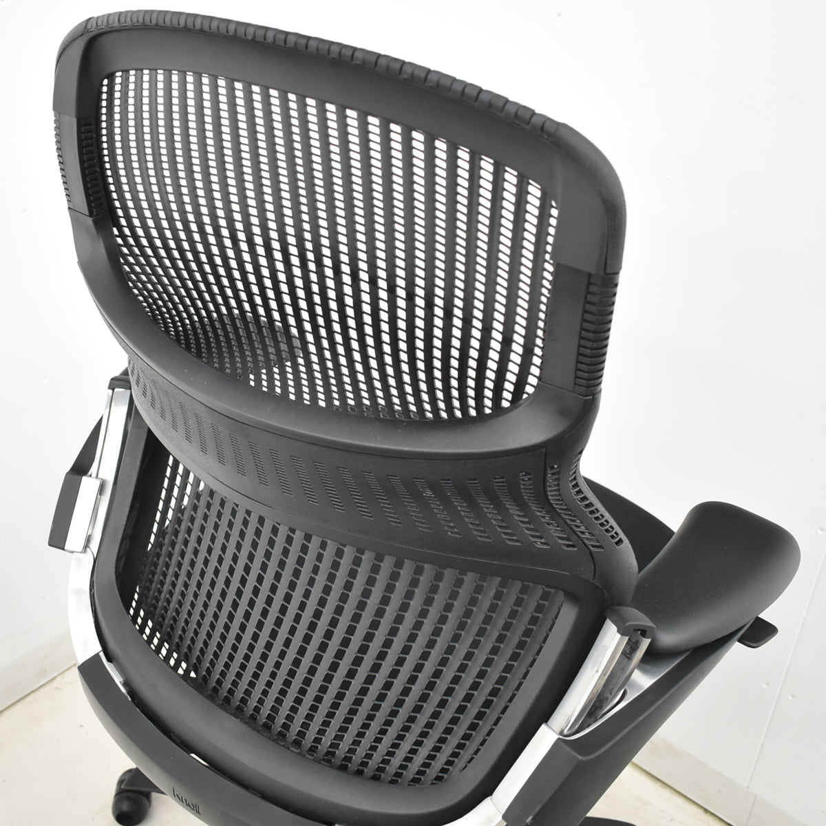 【中古】Knoll　ジェネレーション　可動肘（ハイパフォーマンス肘）ブラック脚　ブラック　2025121003【中古オフィス家具】
