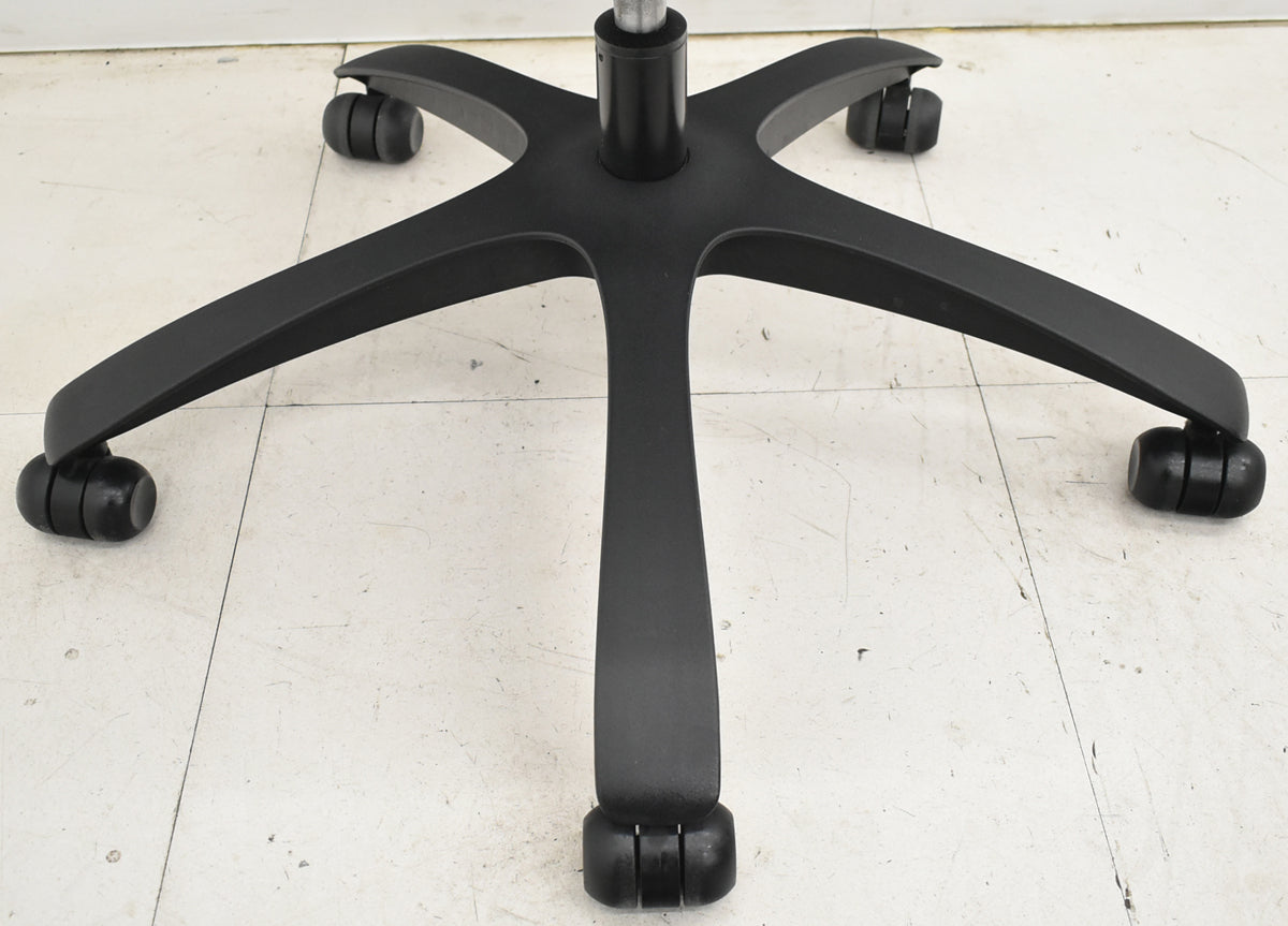 【中古】Knoll　ジェネレーション　可動肘（ハイパフォーマンス肘）ブラック脚　ブラック　2025121004【中古オフィス家具】