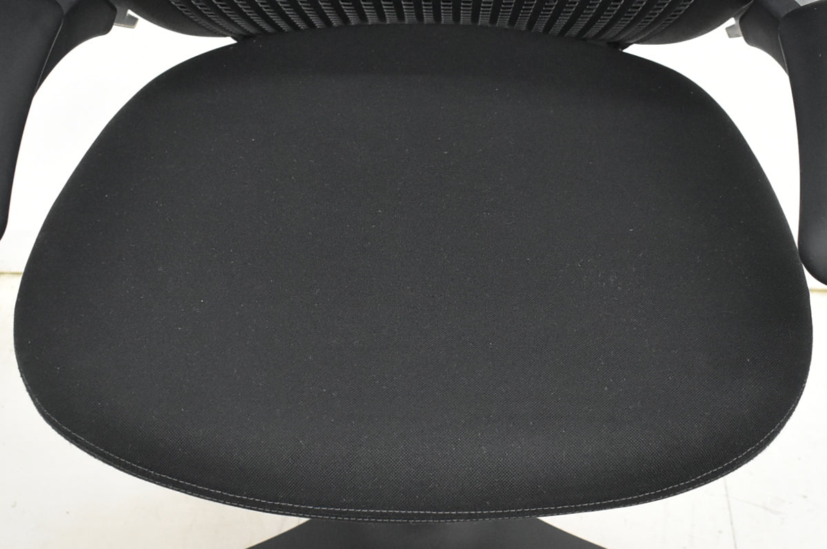 【中古】Knoll　ジェネレーション　可動肘（ハイパフォーマンス肘）ブラック脚　ブラック　2025121005【中古オフィス家具】