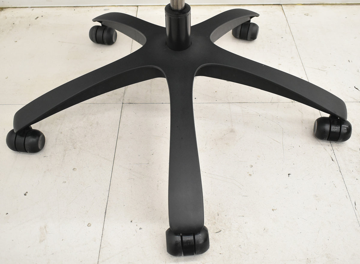 【中古】Knoll　ジェネレーション　可動肘（ハイパフォーマンス肘）ブラック脚　ブラック　2025121005【中古オフィス家具】