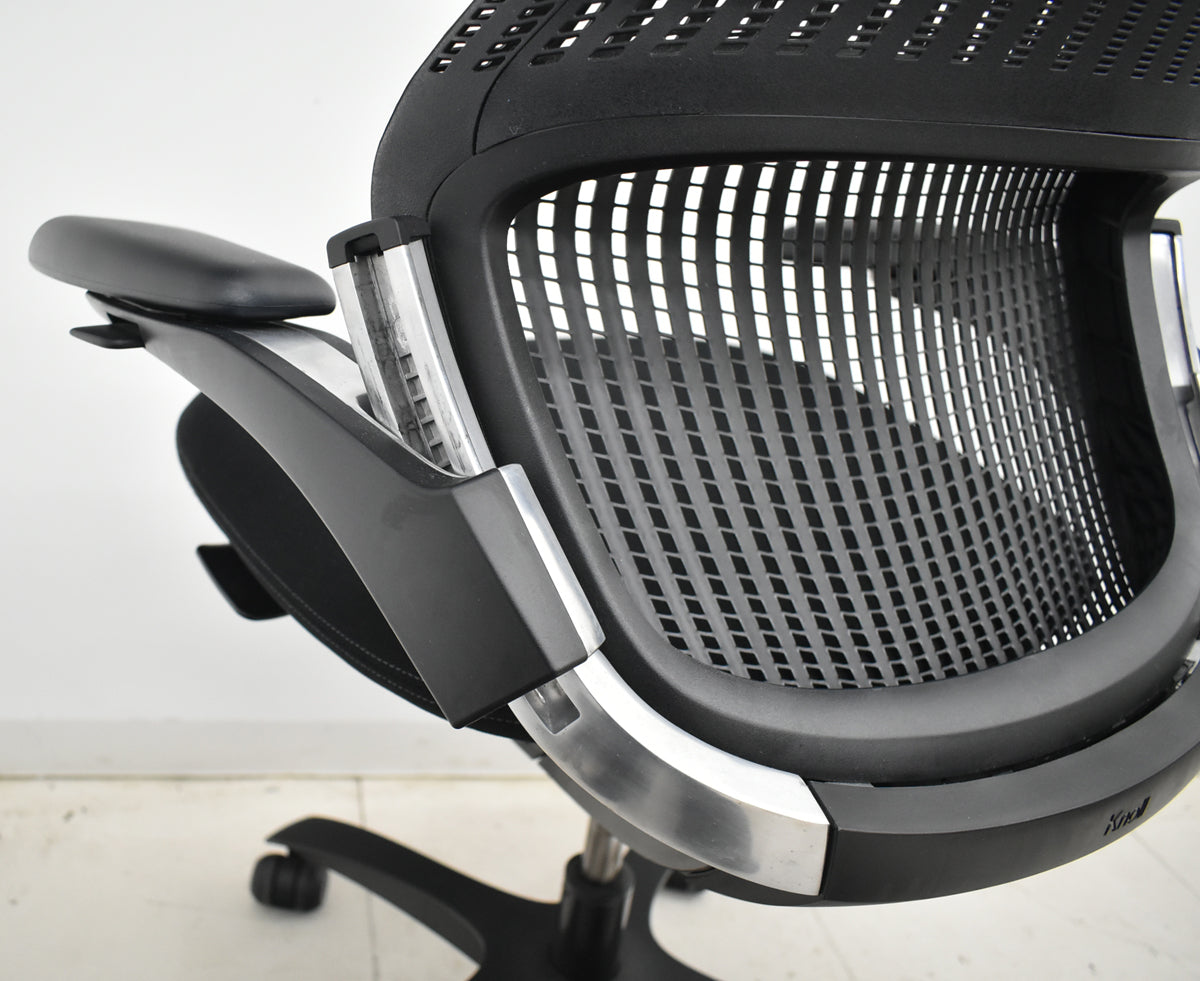 【中古】Knoll　ジェネレーション　可動肘（ハイパフォーマンス肘）ブラック脚　ブラック　2025121005【中古オフィス家具】