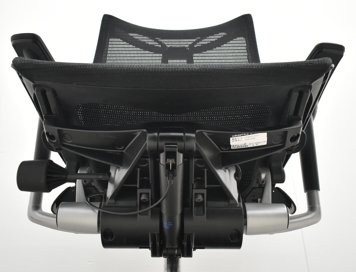 【中古】オカムラ　バロン　ハイバック　可動肘　ハンガー　シルバー脚　ブラック　肘パッド新品交換済　2025121006【中古オフィス家具】