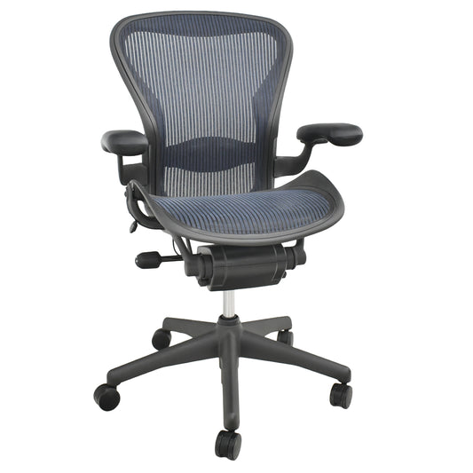 【中古】ハーマンミラー　アーロンチェア　スタンダード　Ｂサイズ　ランバーサポート　昇降ガス新品交換済　ネイビー　2025121007【中古オフィス家具】