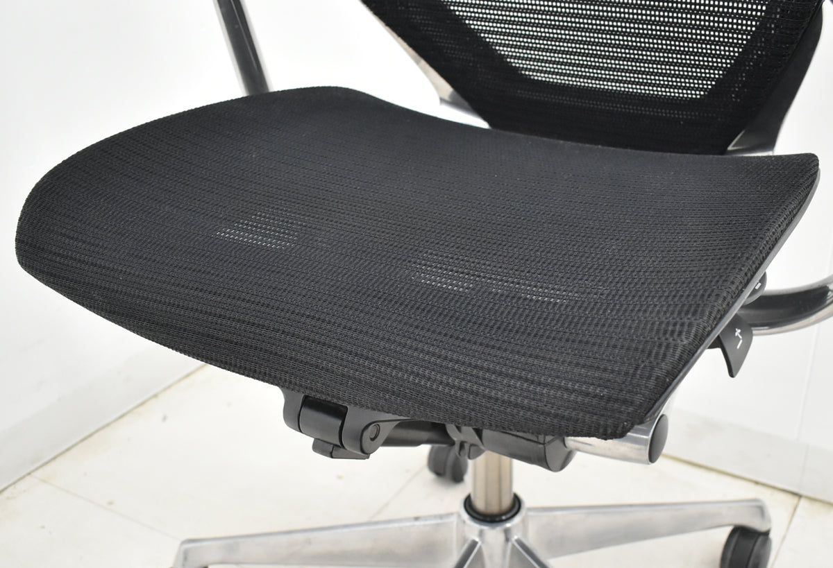 【中古】オカムラ　バロン　ハイバック　固定肘　ポリッシュ　肘パッド新品交換済　ブラック　2025121102【中古オフィス家具】