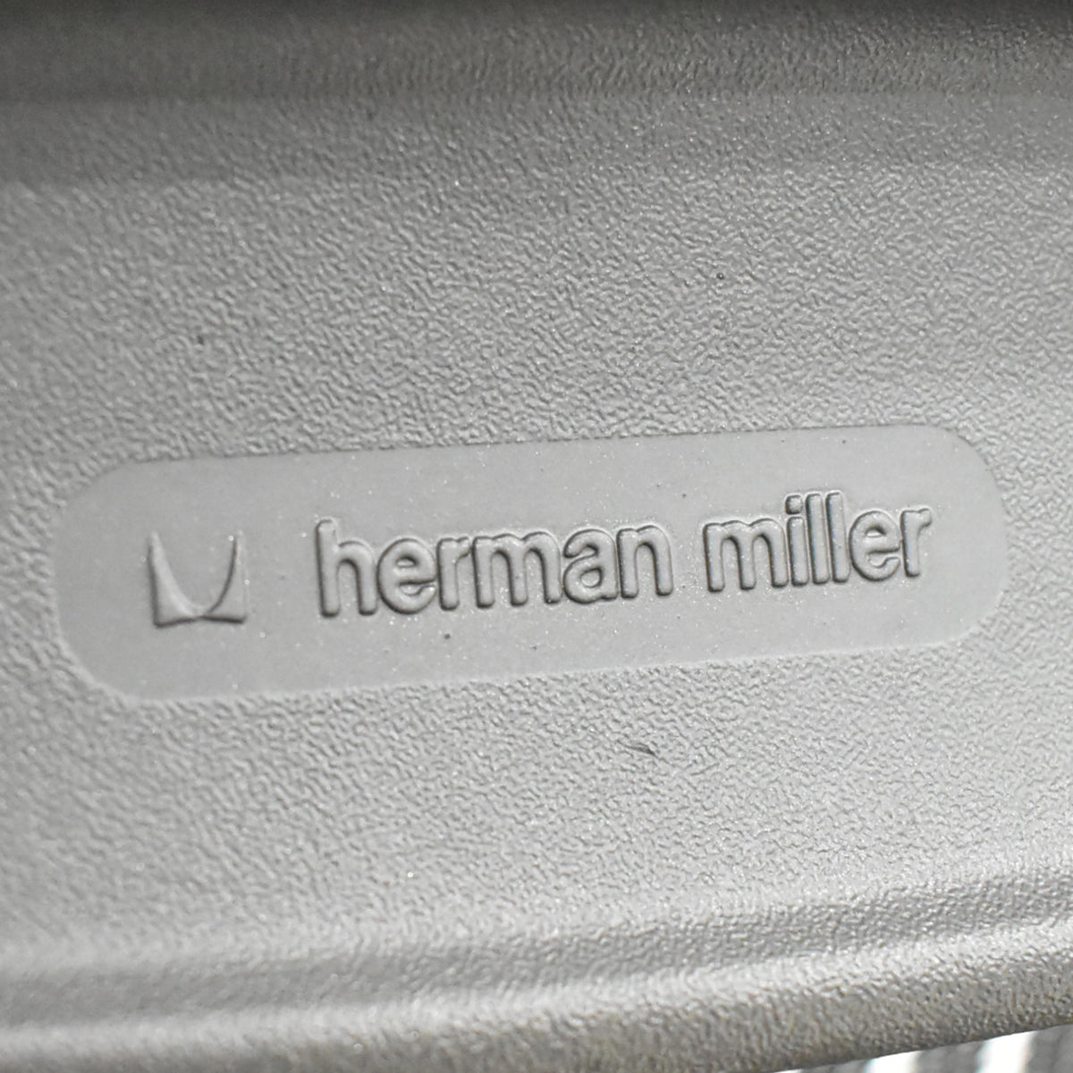【中古】ハーマンミラー　アーロンチェア　スタンダード　Ｂサイズ　ランバーサポート　昇降ガス新品交換済　ブラック　2025121103【中古オフィス家具】