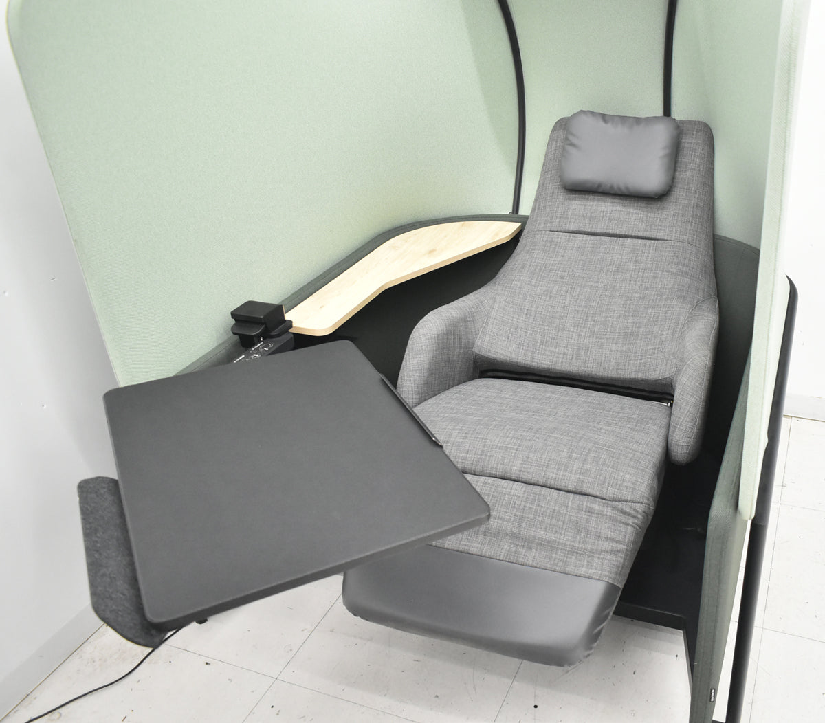 【中古】コクヨ　ドップ　dop　ソロワーク用ブース　スタンダードタイプ　電動リクライニングチルト　幅1170　グレー×オパールグリーン　2020年製　2025121501【中古オフィス家具】