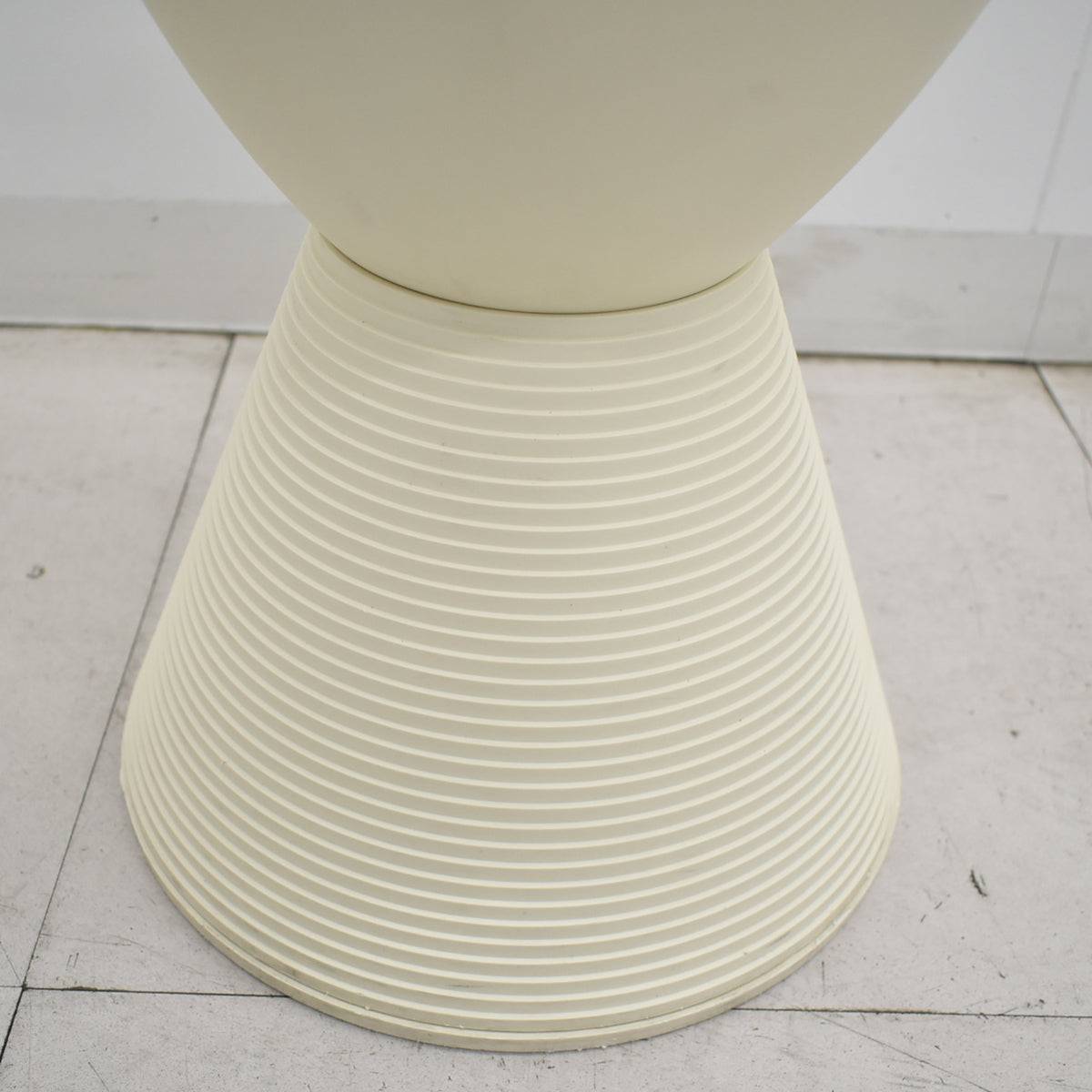 【中古】Kartell プリンスアハ　スツール　高さ430　2025121502 【中古オフィス家具】