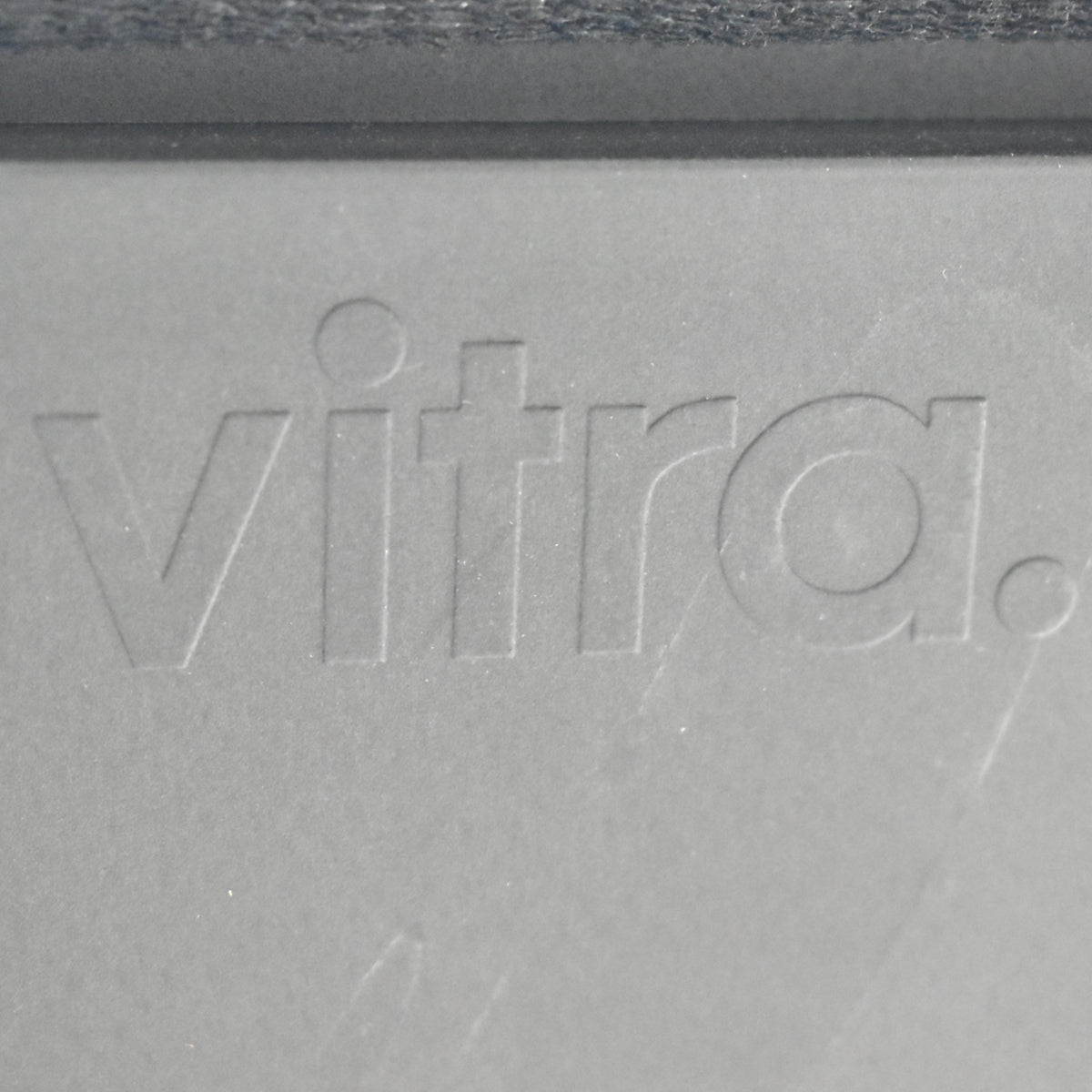 【中古】ヴィトラ　メダスリム　カンファレンスチェア　ブラック 幅522　2025121504【中古オフィス家具】