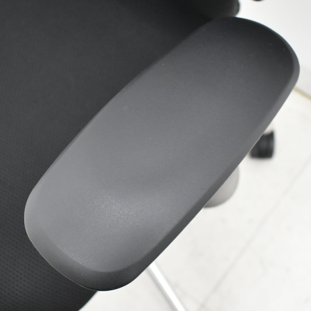 【中古】オカムラ　シルフィー　ハイバック　可動肘　バックカーブアジャスト　前傾機能　ポリッシュ　2025121505【中古オフィス家具】