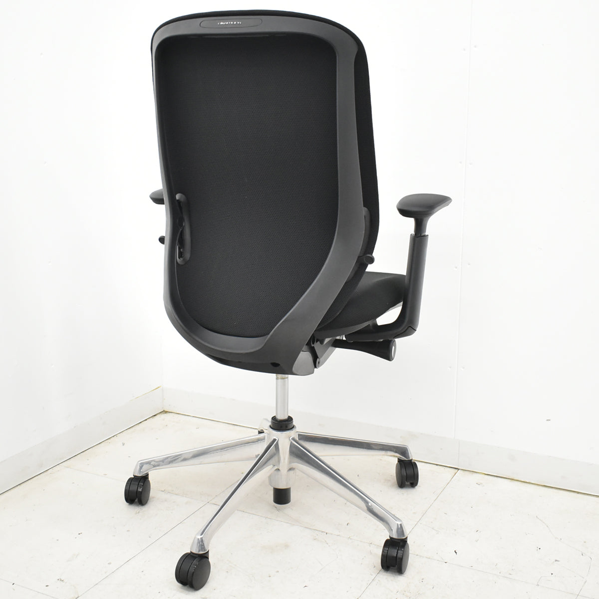 【中古】オカムラ　シルフィー　ハイバック　可動肘　バックカーブアジャスト　前傾機能　ポリッシュ　2025121505【中古オフィス家具】