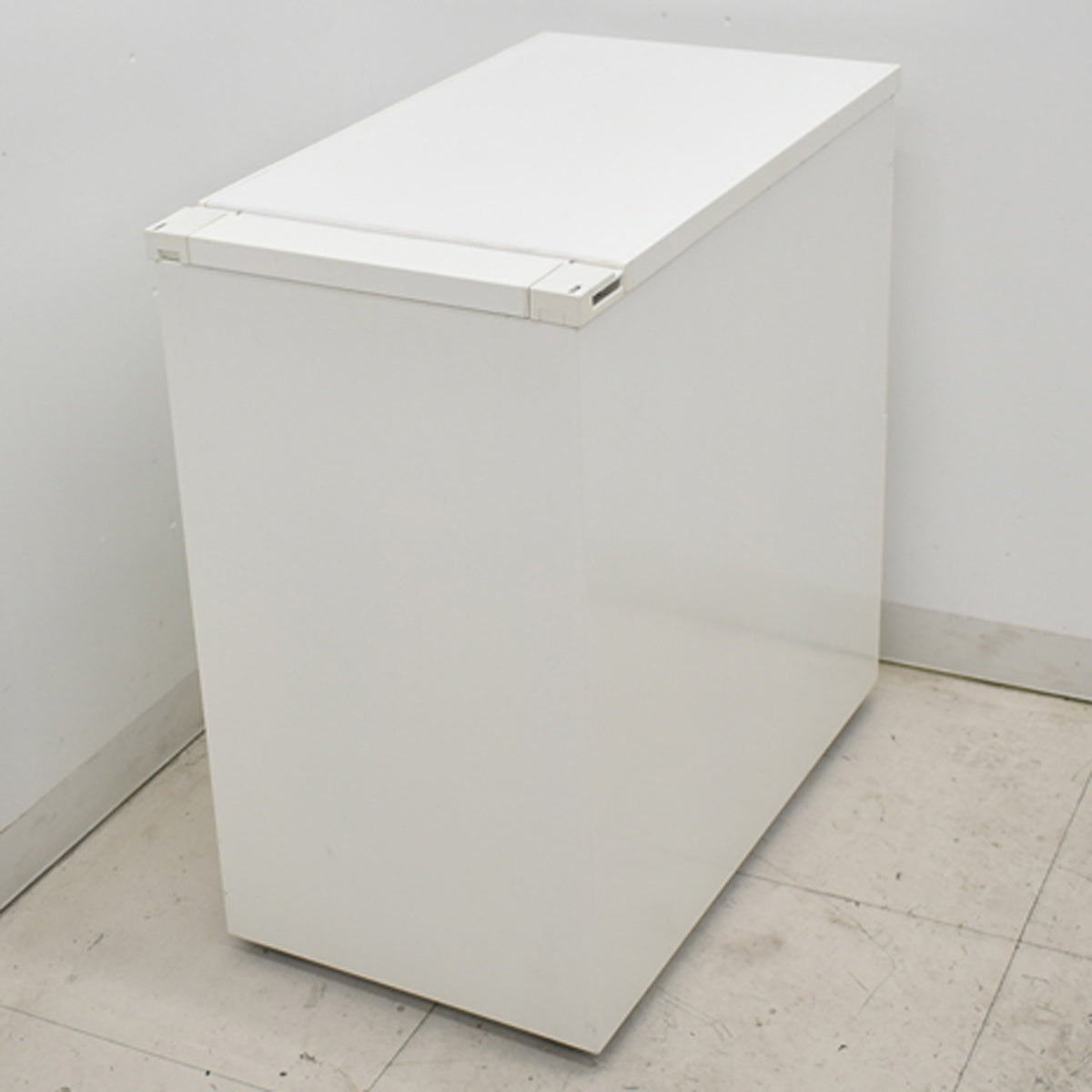 【中古】オカムラ　アドバンスシリーズ　３段脇机　ホワイト　幅400　2025121506【中古オフィス家具】