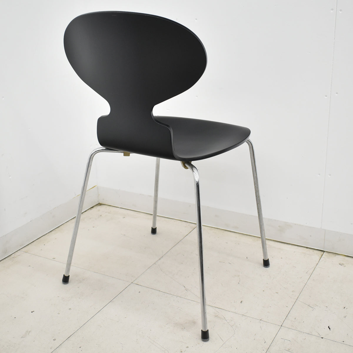 【中古】フリッツハンセン　アントチェア　幅480　ブラック　2025121601【中古オフィス家具】