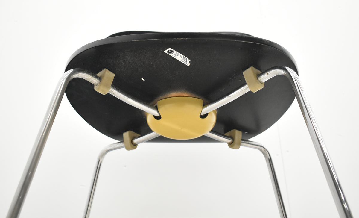 【中古】フリッツハンセン　アントチェア　幅480　ブラック　2025121601【中古オフィス家具】