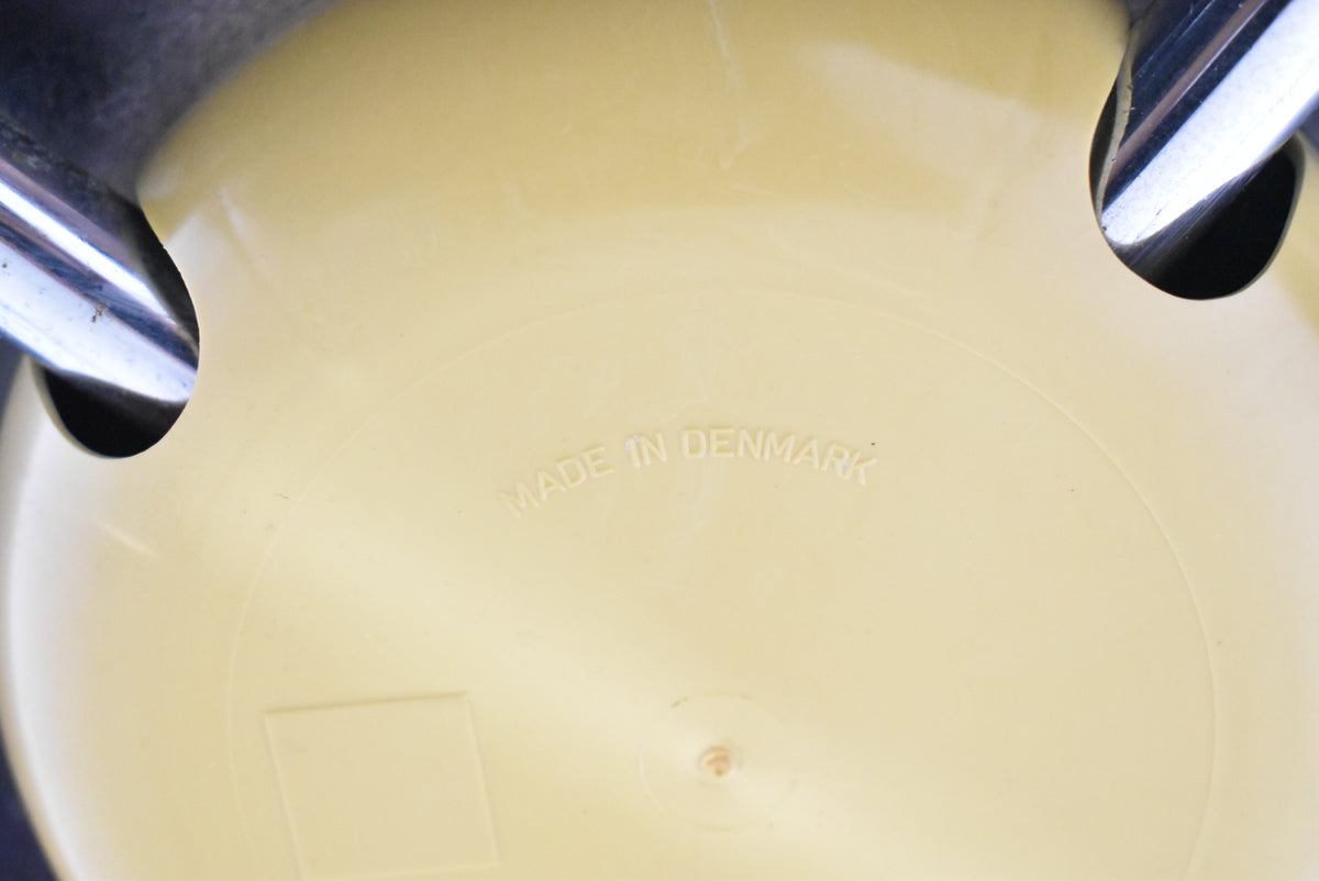 【中古】フリッツハンセン　アントチェア　幅480　ブラック　2025121601【中古オフィス家具】