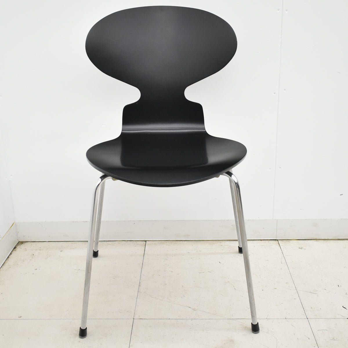 【中古】フリッツハンセン　アントチェア　幅480　ブラック　2025121602【中古オフィス家具】