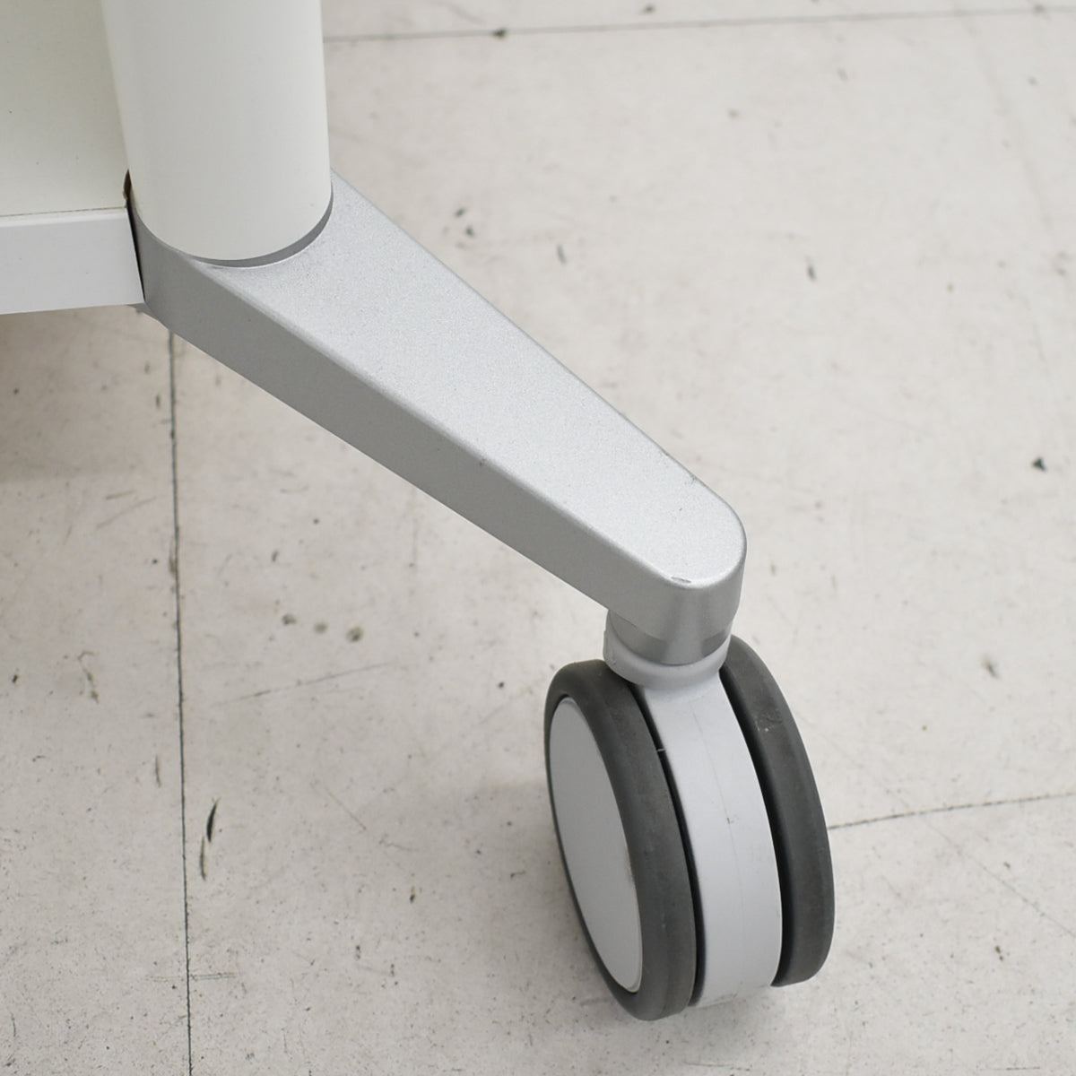 【中古】オカムラ　アプションフリー　チーム収納スクエア　プリンター台　キャスター　幅700　2025121603【中古オフィ9ス家具】