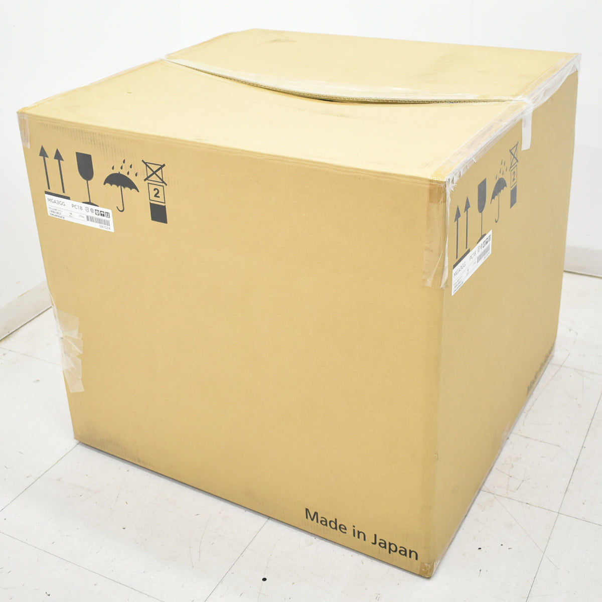 【中古】[新品未使用品・箱不良]オカムラ　フロックス　ラウンジチェア　アルミ４スターレッグ（グライド）幅720　革張り　ホワイト　2025121701【中古オフィス家具】