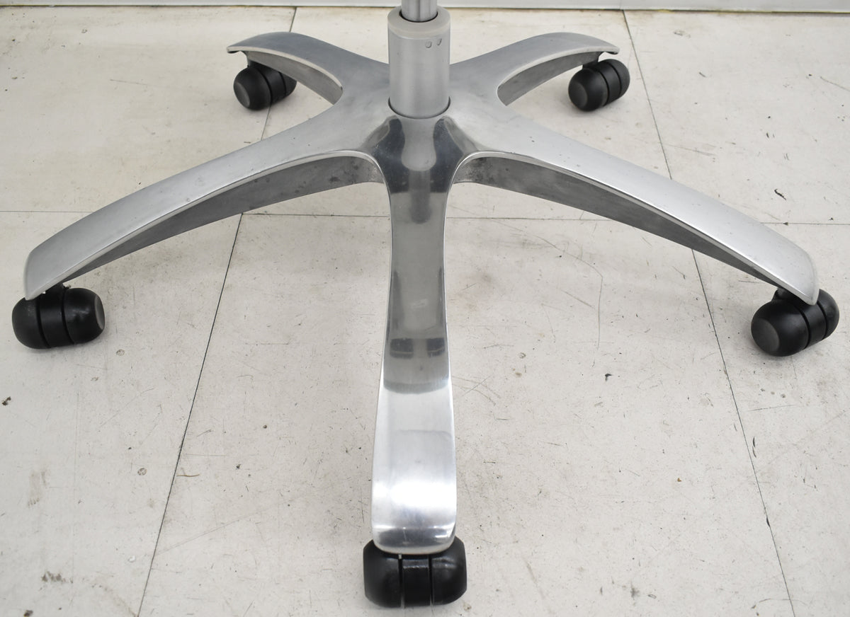 【中古】Knoll　ジェネレーション　可動肘（ハイパフォーマンス肘）ポリッシュ脚　グリーン　2025121704【中古オフィス家具】