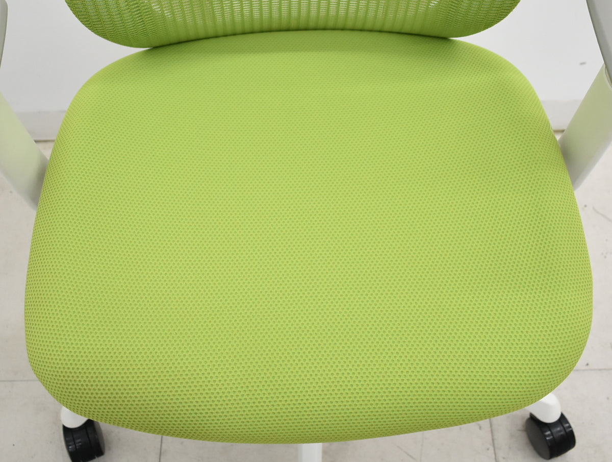 【中古】オカムラ　シルフィー　ハイバック　可動肘　ランバーサポート　バックカーブアジャスト　前傾機能　ライムグリーン　2025121705【中古オフィス家具】
