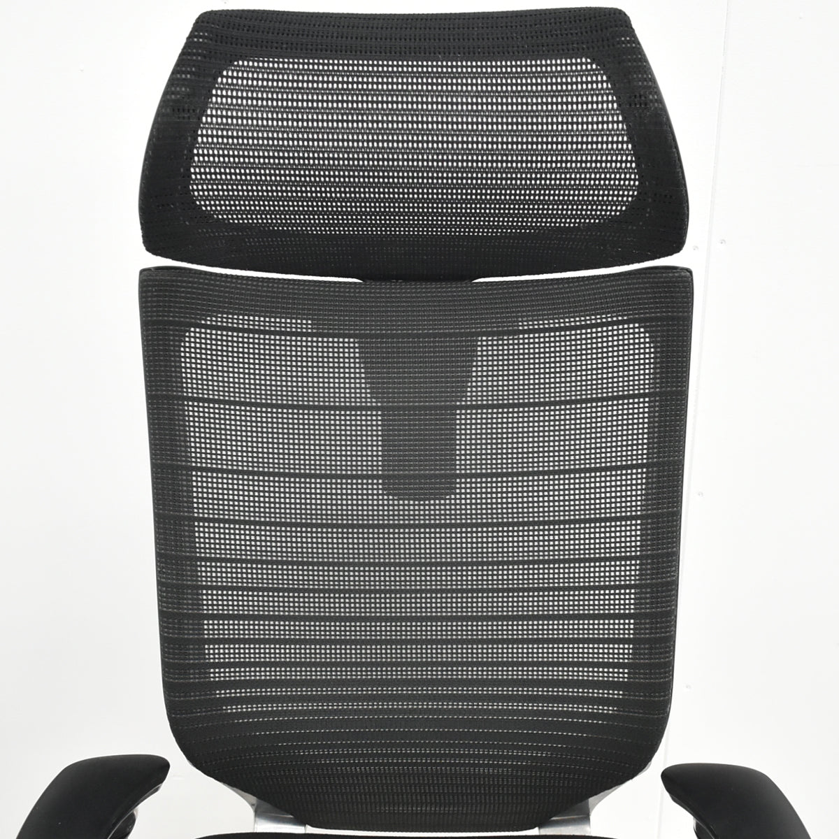 【中古】オカムラ　バロン　エクストラハイバック　可動ヘッドレスト　グラデーションメッシュ（ヘッドレストはグラデーションメッシュではありません）ポリッシュ　ブラック　2025121801【中古オフィス家具】