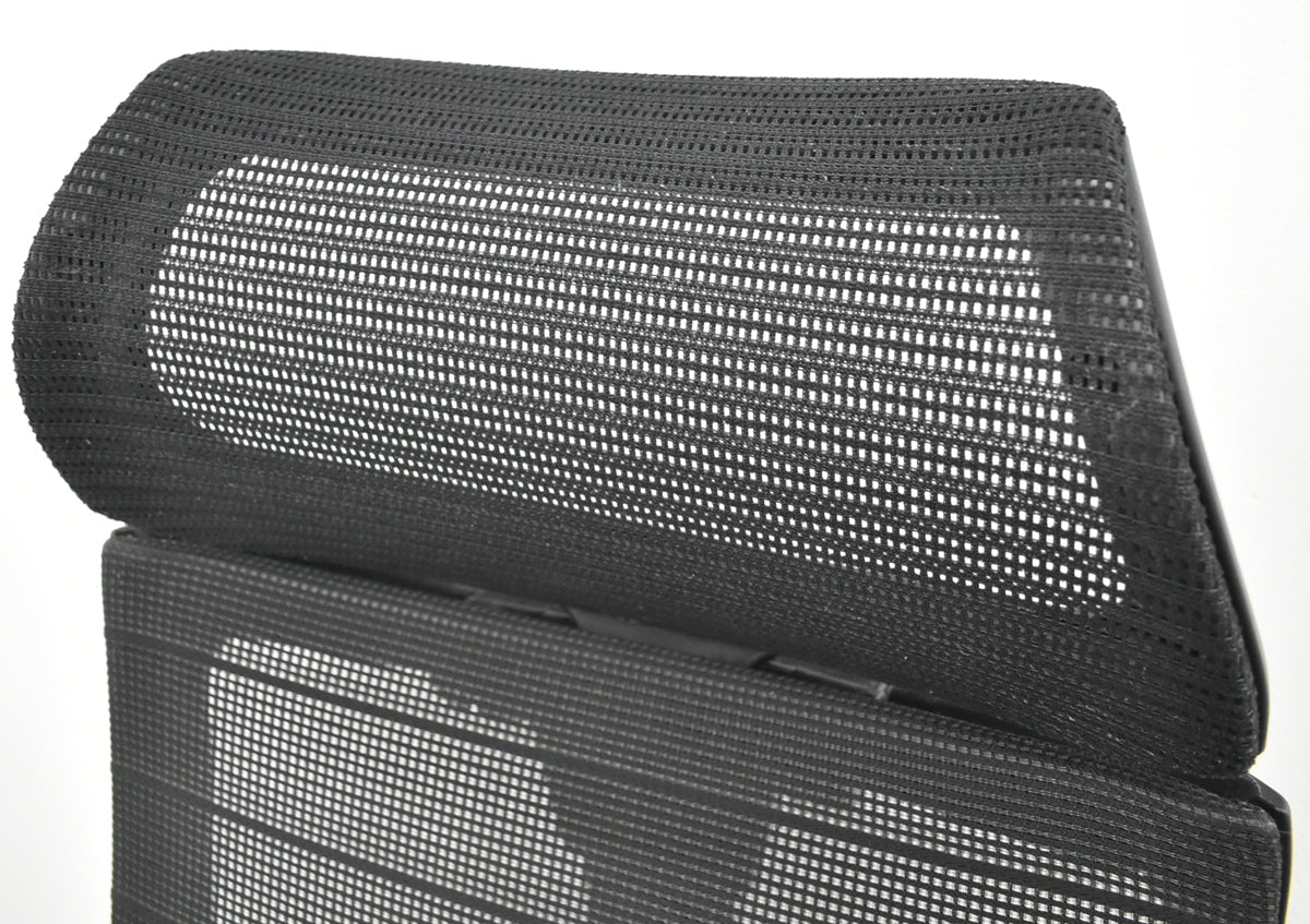 【中古】オカムラ　バロン　エクストラハイバック　可動ヘッドレスト　グラデーションメッシュ（ヘッドレストはグラデーションメッシュではありません）ポリッシュ　ブラック　2025121801【中古オフィス家具】