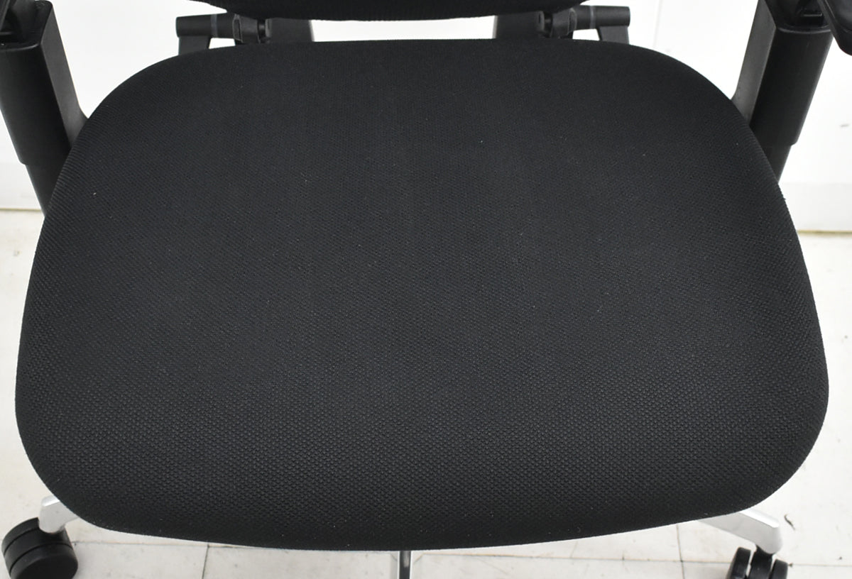 【中古】コクヨ　デュオラ　エクストラハイバック　可動ヘッドレスト　可動肘　クランクスライドアーム　ランバーサポート　ポリッシュ　ブラック　2025121802【中古オフィス家具】