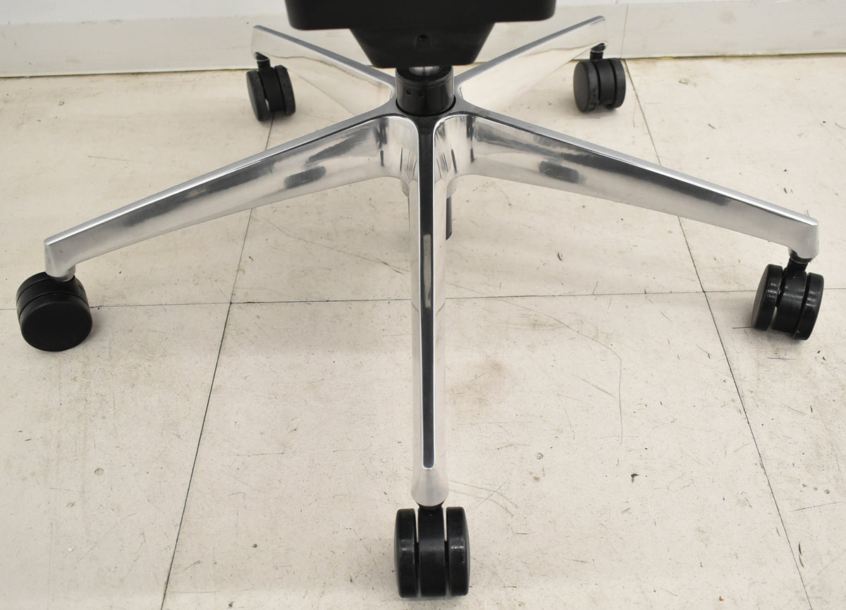 【中古】コクヨ　デュオラ　エクストラハイバック　可動ヘッドレスト　可動肘　クランクスライドアーム　ランバーサポート　ポリッシュ　ブラック　2025121802【中古オフィス家具】