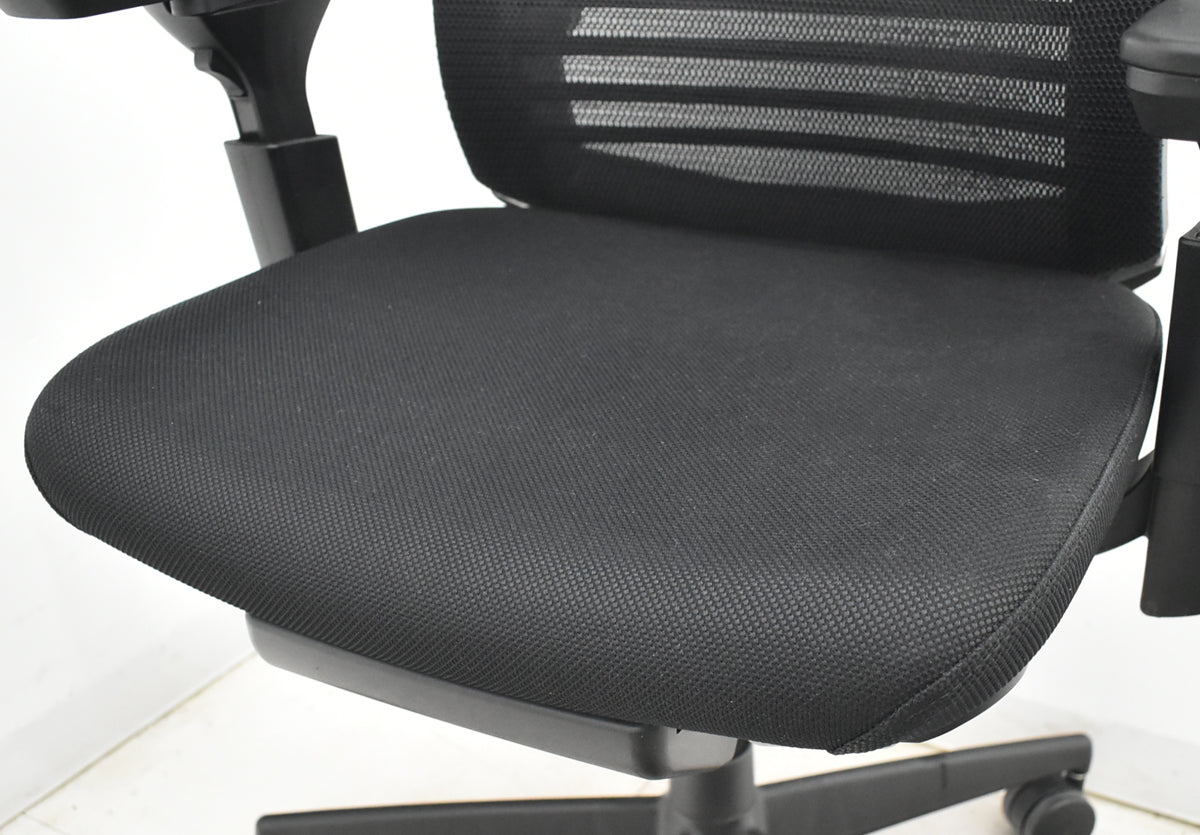 【中古】コクヨ　ベゼル　可動肘　ウェーブモーションサポート　 ブラック　2025121803【中古オフィス家具】