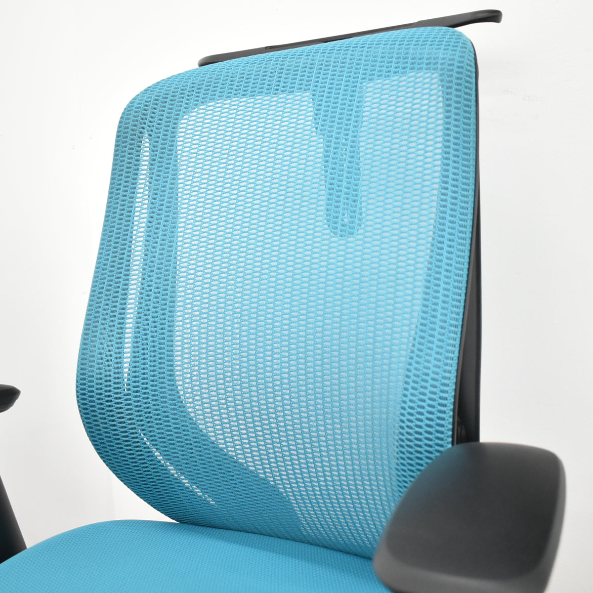 【中古】オカムラ　シルフィー　ハイバック　可動肘　バックカーブアジャスト　前傾機能　ハンガー　ブルーグリーン　2025121805【中古オフィス家具】