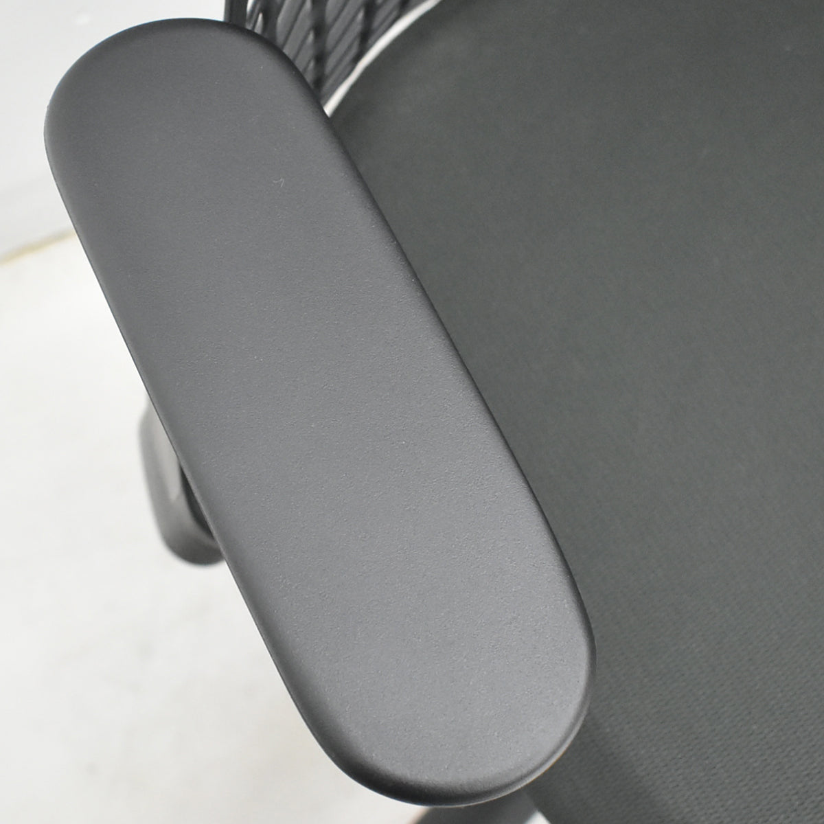 【中古】ハーマンミラー　セイルチェア　可動肘　前傾機能　2017年製　オリーブ　2025121806【中古オフィス家具】