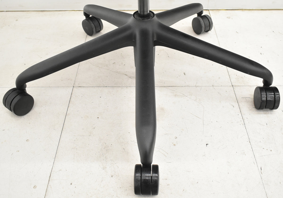 【中古】ハーマンミラー　セイルチェア　可動肘　前傾機能　2017年製　オリーブ　2025121806【中古オフィス家具】