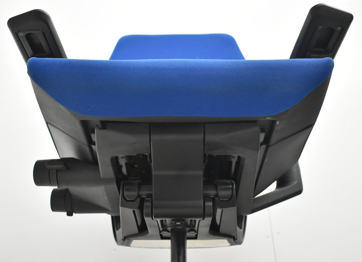 【中古】スチールケース　Gesture　ジェスチャー　可動肘　ブルー　2025121902【中古オフィス家具】