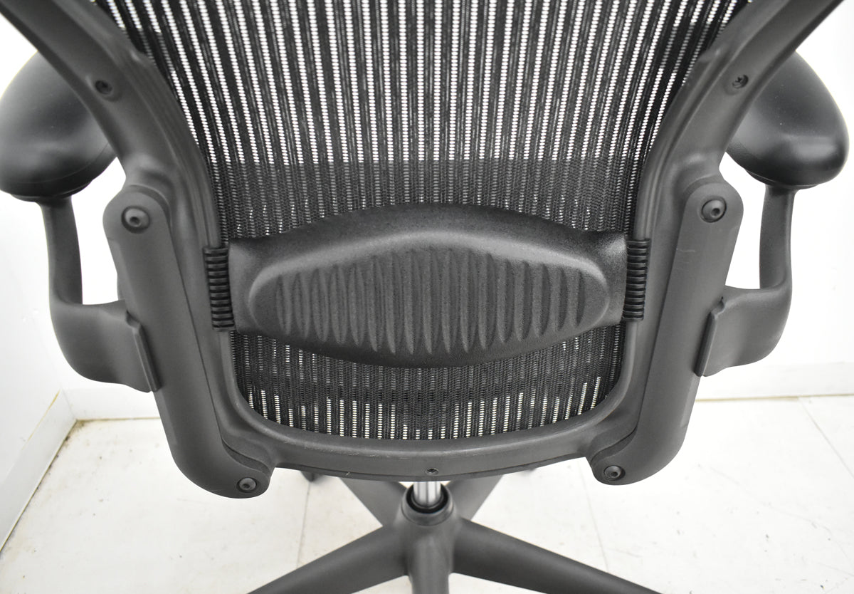 【中古】ハーマンミラー　アーロンチェア　スタンダード　Ｂサイズ　ランバーサポート　昇降ガス新品交換済　ブラック　2025122001【中古オフィス家具】