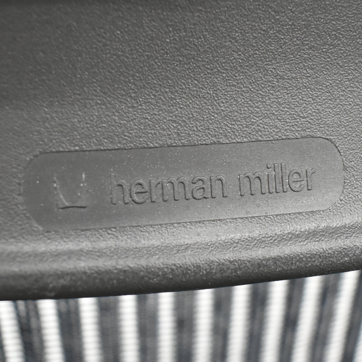 【中古】ハーマンミラー　アーロンチェア　スタンダード　Ｂサイズ　ランバーサポート　昇降ガス新品交換済　ネイビー　2025122002【中古オフィス家具】