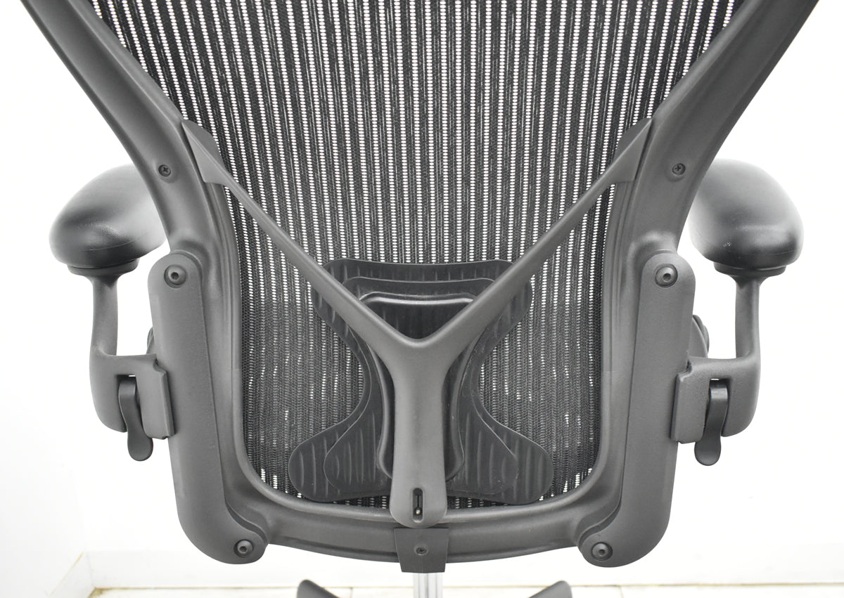 【中古】ハーマンミラー　 アーロンチェア　Bサイズ　可動肘（レバータイプ）ポスチャーフィット　リクライニング範囲調整機能付（前傾機能はありません）昇降ガス新品交換済　ブラック　2025122003【中古オフィス家具】