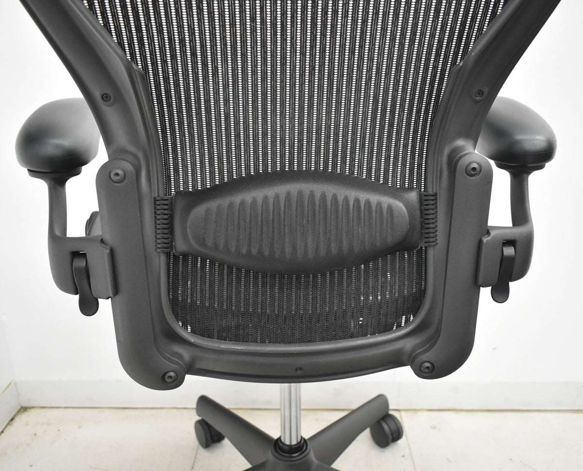 【中古】ハーマンミラー　アーロンチェア　Bサイズ　フル装備　ランバーサポート　可動肘（レバータイプ）　昇降ガス新品交換済　ブラック　2025122004【中古オフィス家具】
